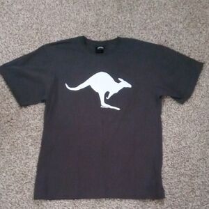 Mens Samsousan Gray T-Shirt with Kangaroo Australia Graphic NWOT